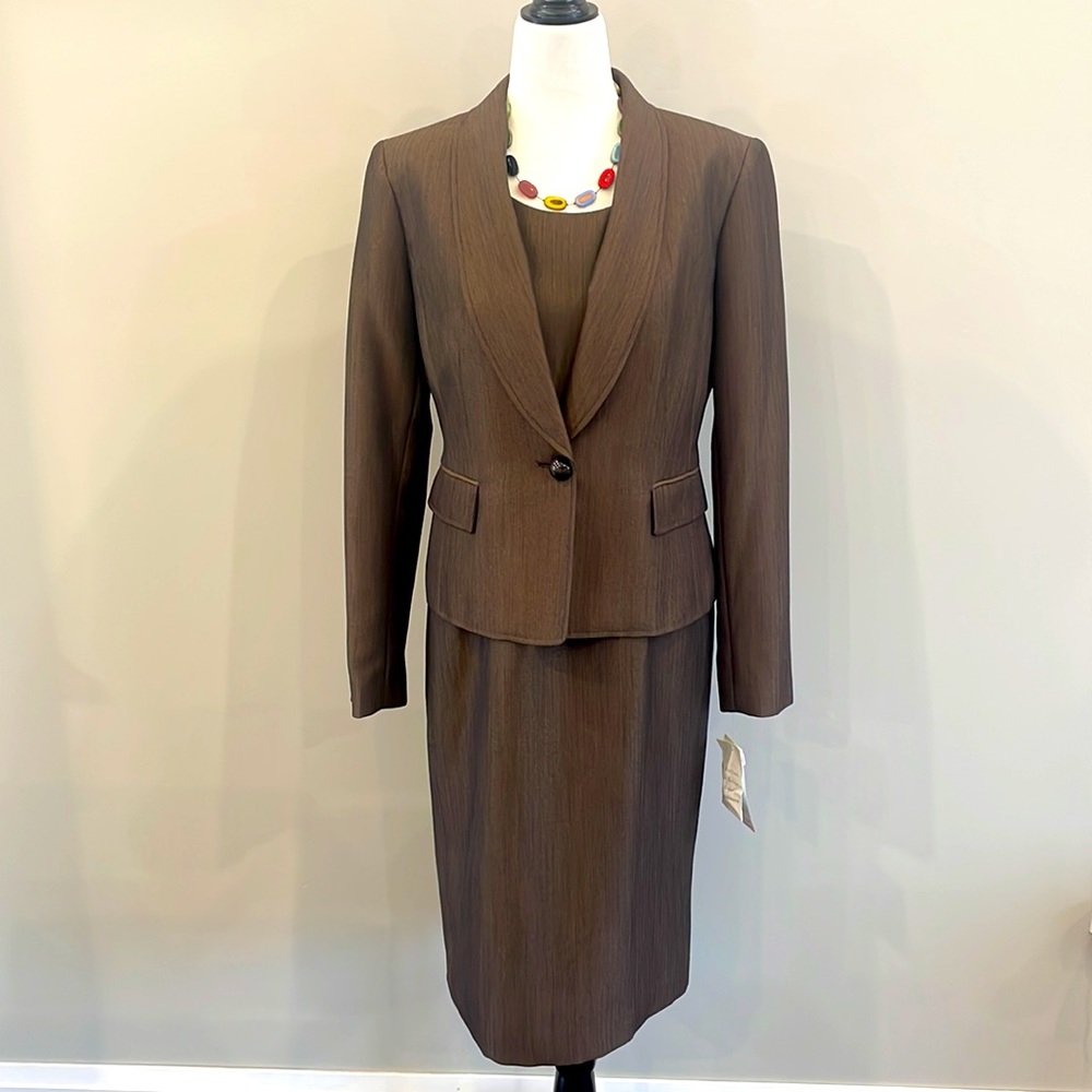 NWT Jones New York Suit - size 4